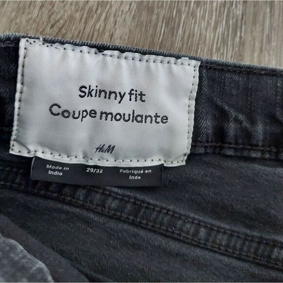 H&M Black Skinny Fit Distressed Jeans 29×32 - Picture 3 of 7